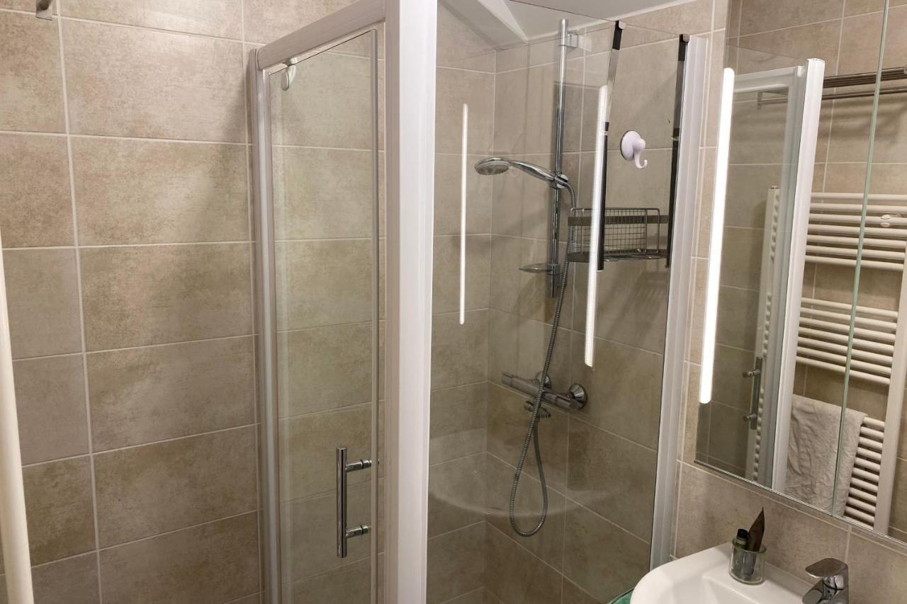 דירות אנסי Penthouse Flat South-Facing Terrace - Welkeys מראה חיצוני תמונה